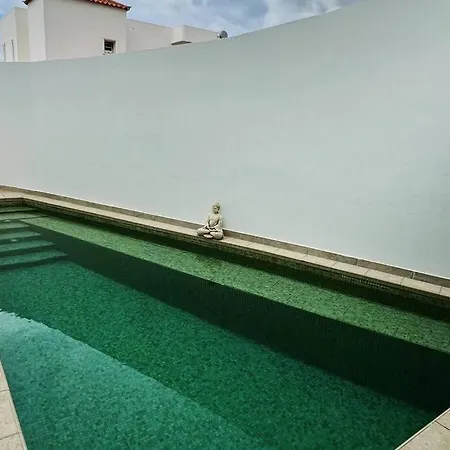 Private Pool Panoramic Views 阿德耶