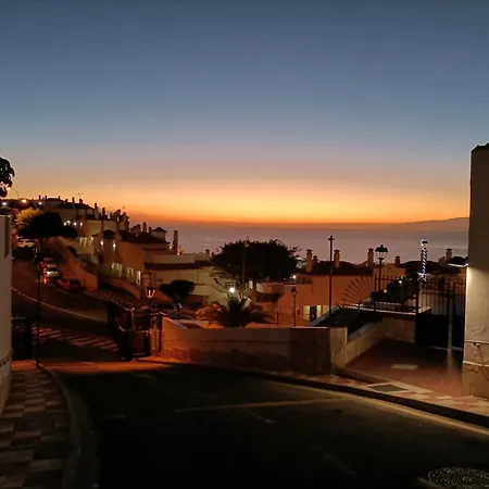 Private Pool Panoramic Views 别墅 阿德耶